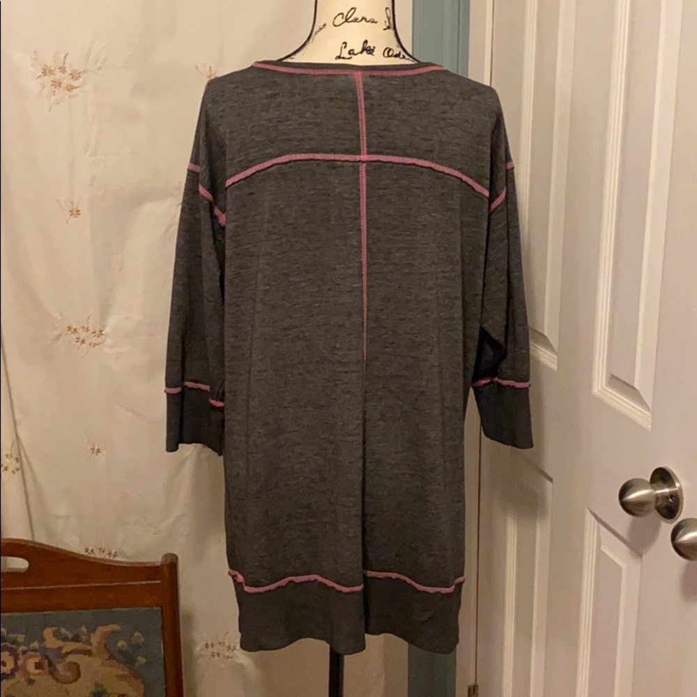 Tunic - Picture 3 of 4